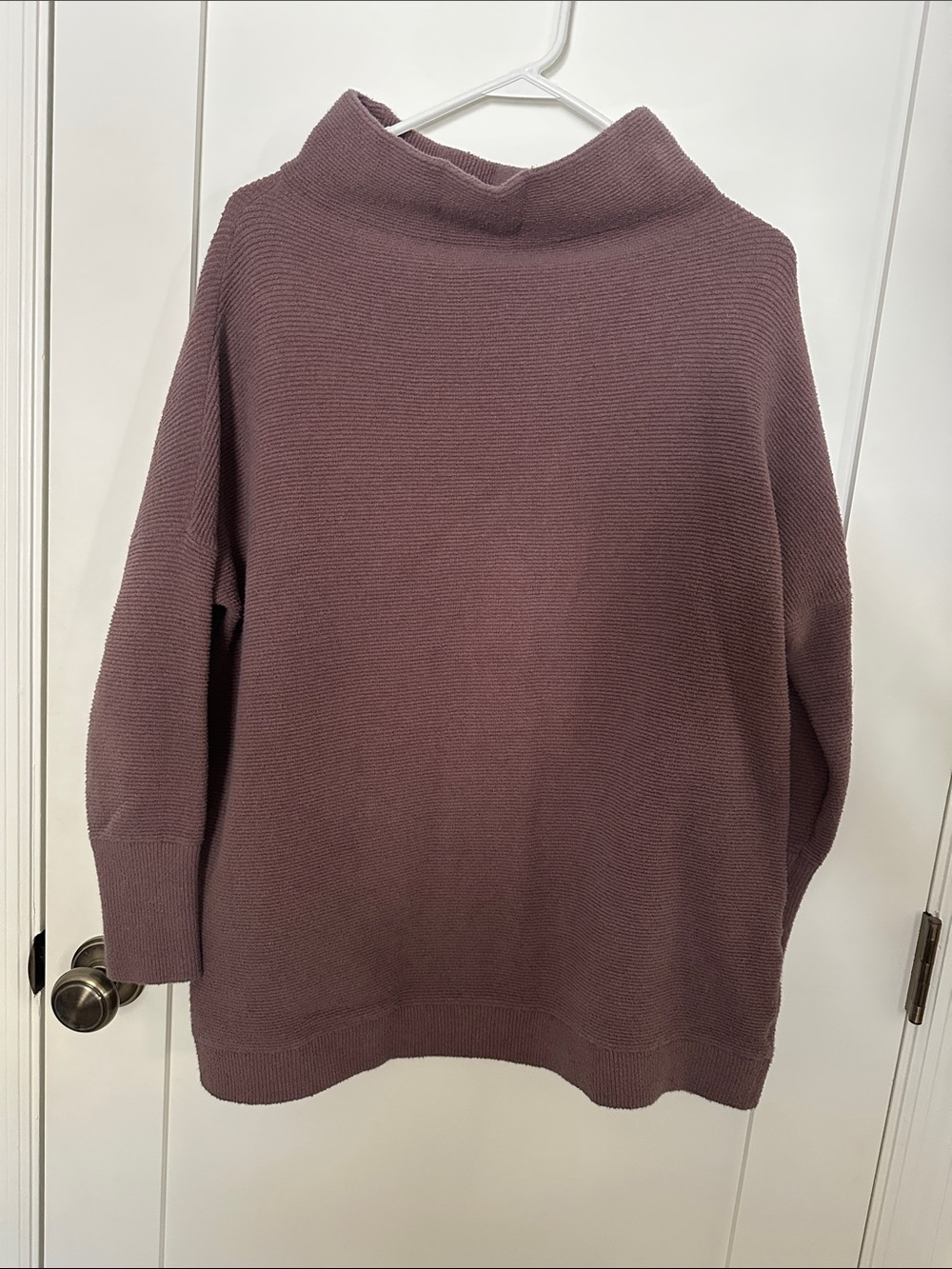 Free People Relaxed Turtleneck Sweater in Mauve